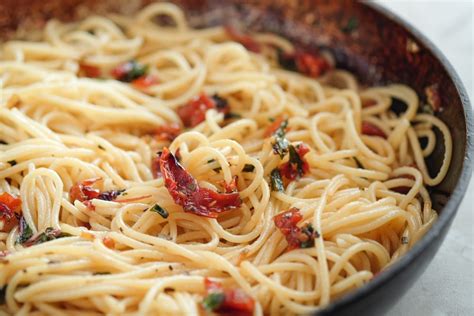 Pasta Con Pomodori Secchi Alla Siciliana