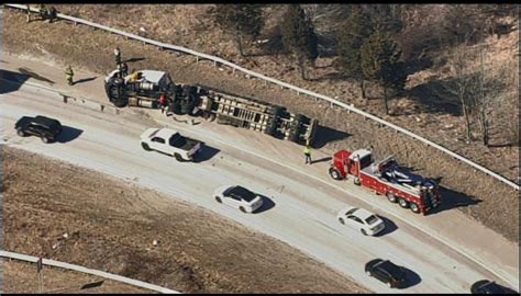 Tractor Trailer Rolls Over On I 93 In Canton Ahead Of Evening Commute