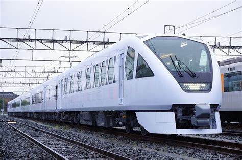 Tobu Railway представила новый поезд от Hitachi Rail для туристического