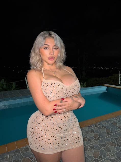 Nia Orozco - Nia Orozco added a new photo.