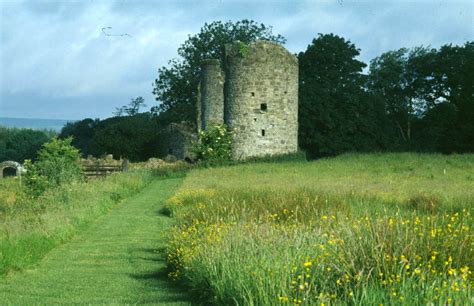 Crom Old Castle © Stephen Mckay Cc By Sa20 Geograph Ireland