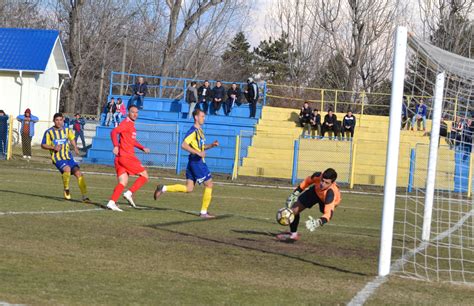 FOTBAL LIGA 3 Unirea Slobozia câştigă la scor de neprezentare cu CSM