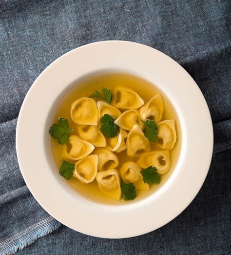 Tortellini In Broth Recipe Tortellini En Brodo