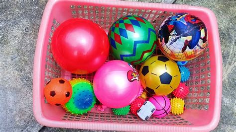 Menemukan Dan Meletuskan Balon Berhadiah Menemukan Bola Pelangi Bola