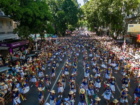 Pavulagem Veja Fotos Do Arraial Que Leva Milhares De Pessoas às Ruas