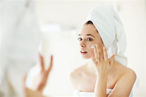 Lauryl Glucoside Benefits: Exploring How It Enhances Your Skin Health