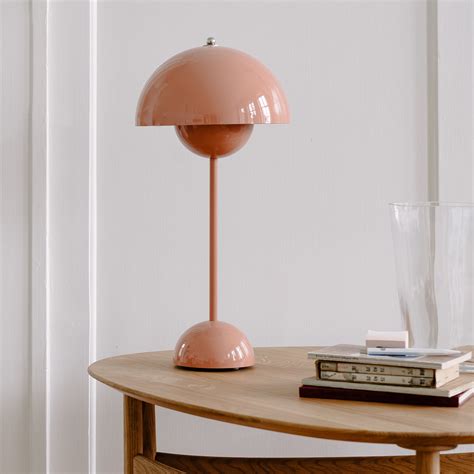 Tradition FlowerPot Table Lamp VP3 Connox