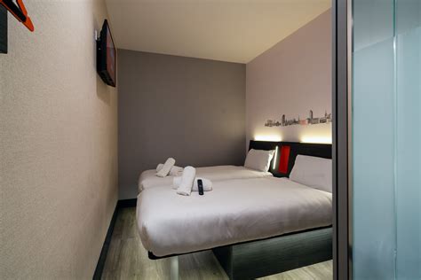 easyhotel Sheffield City Centre | Book Direct £⬇️ | easyHotel