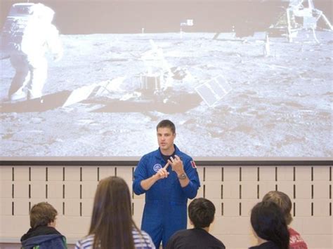 Lets Go London Born Astronaut Ready For His Nasa Moon Shot London