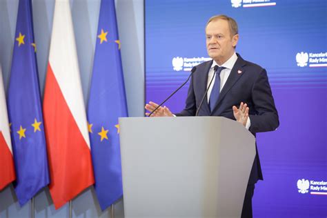 Premier Donald Tusk Og Osi Daty Wybor W Samorz Dowych W Polsce