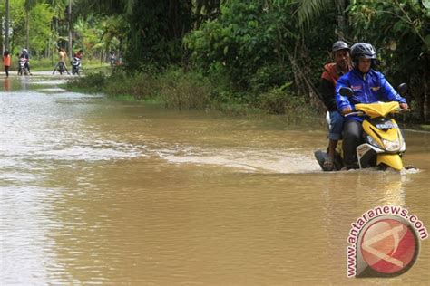 Banjir Melanda Lebak Enam Kecamatan Terendam Antara News