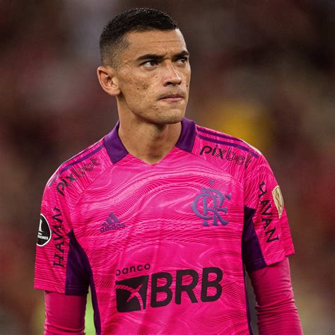 Flamengo Pro Be E Goleiro Santos S Deixa O Clube No Pr Ximo M S