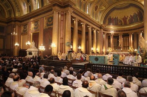 EN IMAGES 2000 Bretilliens et Vendéens auprès de Mgr Jean Bondu