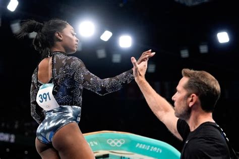 Simone Biles calf injury: What we know