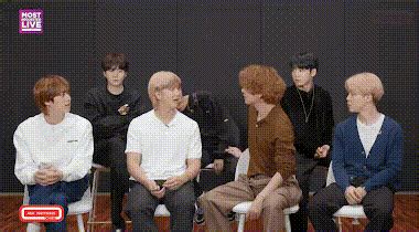 thanh vien tiet lo su  ve cuoc tro chuyen nhom cua bts