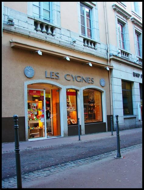 LES CYGNES Chocolatiers Shops 26 rue Philibert Laguiche Mâcon