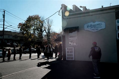 Why Whoopi Goldberg Is Feuding With A Staten Island Bakery The New