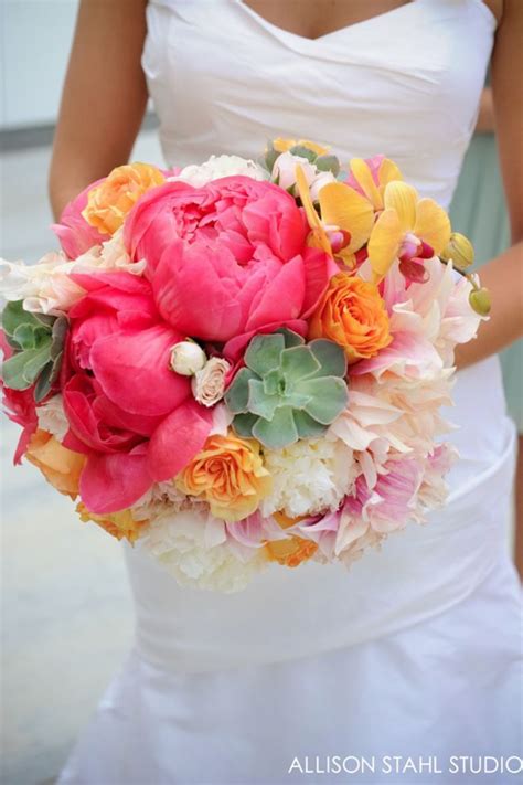 12 Stunning Wedding Bouquets Part 16 Belle The Magazine Peony