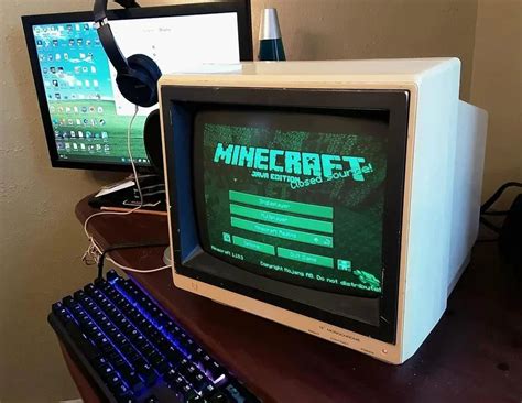 What Minecraft Looks Like Running On An S Green Monochrome Monitor