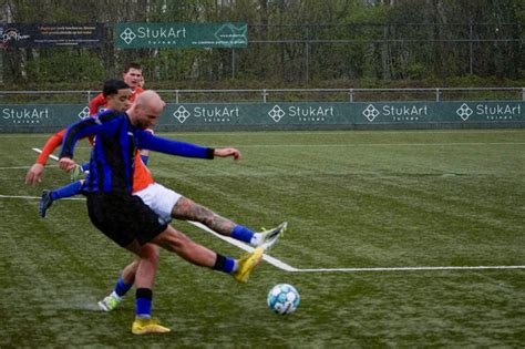 Vitesse Laat Weer Punten Liggen Nu Tegen Laagvlieger Hoofddorp