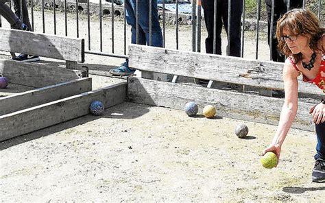 Boules Quatorze Doublettes Au Boulodrome Le T L Gramme