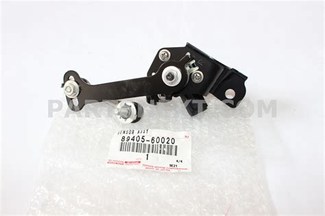 Toyota 89405 60020 SENSOR SUB ASSY HEIGHT CONTROL FRONT RH