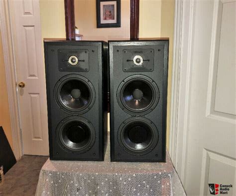 Audiophile Grade Bookshelf Speakers From Polk Audio Monitor 5Jr Dealer