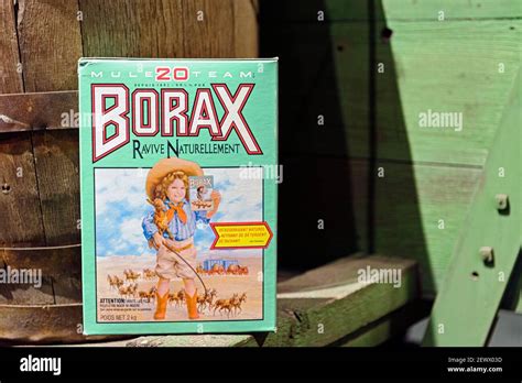 A Vintage Box Of 20 Mule Team Borax Cleaning Powder Stock Photo Alamy