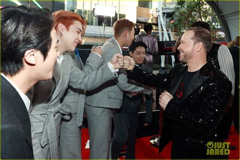 BTS Met Another Boy Band On The AMAs 2021 Red Carpet Photo 4665116