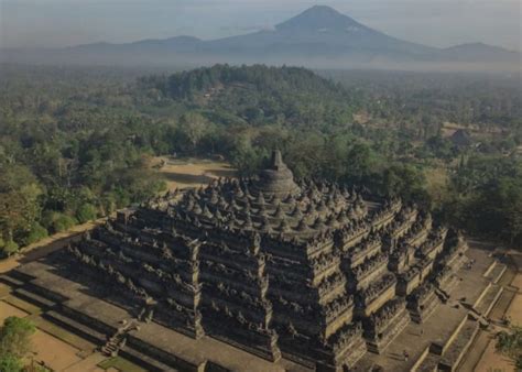 Pelaku Wisata Di Kawasan Candi Borobudur Dihimbau Untuk Tidak Aji