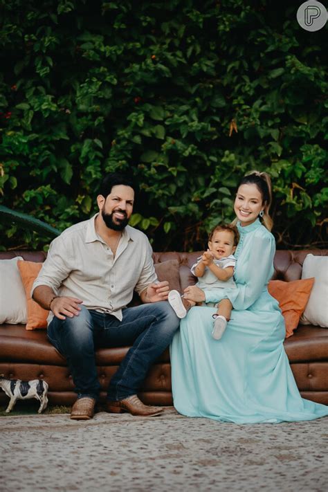 Foto Filho de Biah Rodrigues e Sorocaba Theo ganhou colo da mãe