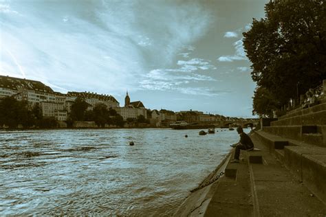 Abends Am Fluss In Basel Teiltonung Sebastian Geisel Flickr