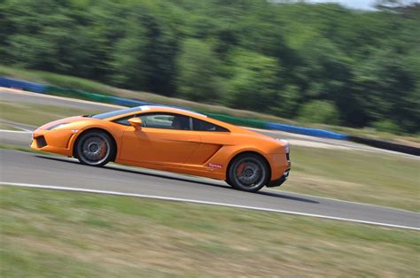 Album Photo Ferrari Italia Vs Lamborghini Gallardo