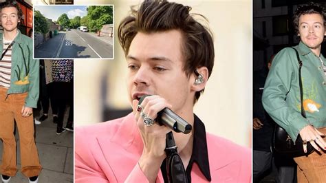 Harry Styles Threatened At Knifepoint For His Cash On Valentine S Day