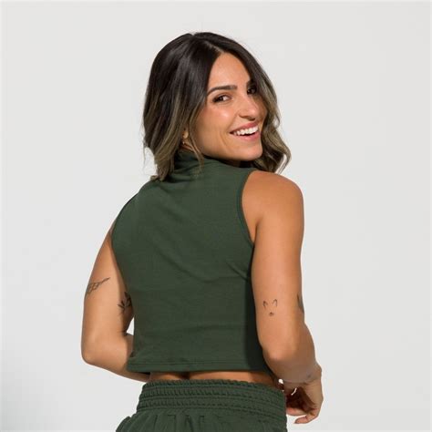 Cropped Luiza em Moletim Gola Rolê Físico Fitness