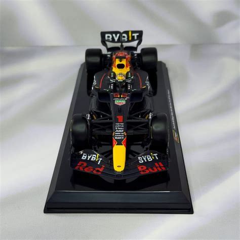 Redbull Rb Max Verstappen Caja Acrilica Burago Tienda