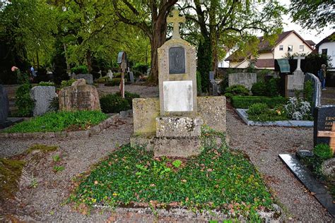 Meersburg Weniger Bestattungen auf Friedhof Sind Gebühren zu hoch