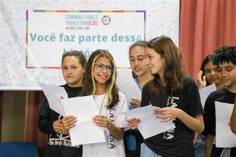 Diretoria de Ensino de Jacareí expõe ações do projeto Caminhos para a