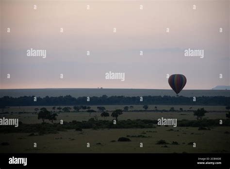 Serengeti Sunrise Balloon Hi Res Stock Photography And Images Alamy