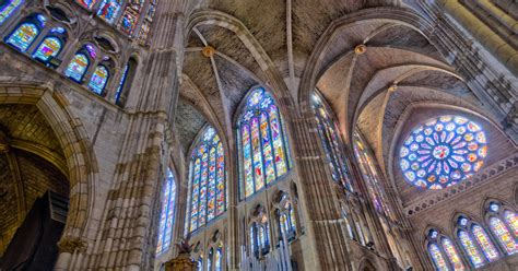 La Catedral De Le N La Luz Del G Tico En El Camino De Santiago