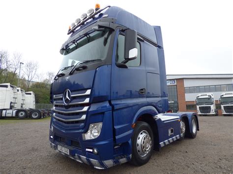 MERCEDES ACTROS 2551 GIGASPACE 6x2 TRACTOR UNIT 2013 YJ63 OAD Fleetex