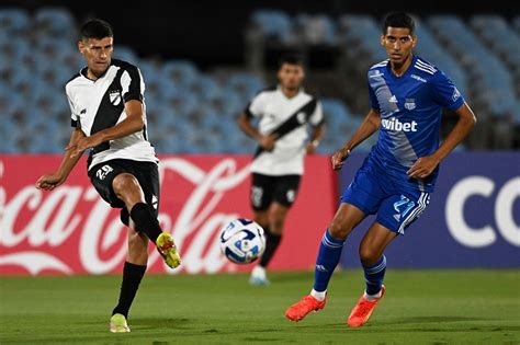 Emelec Vs Danubio Fecha Horarios Canales De Tv Y Streaming Para Ver