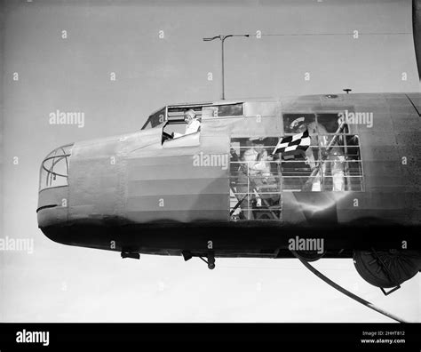 G Afrl Handley Page H P 54 Harrow Of Flight Refuelling Ltd Seen Here During A Demonstration Of