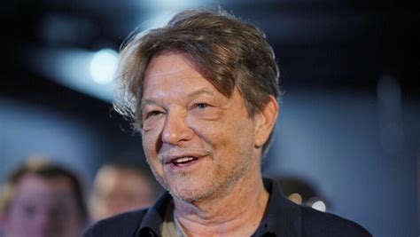 zgodni sin dragana bjelogrlica privlaci veliku paznju svojim izgledom