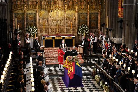 Salen A La Luz Las Primeras Im Genes De La Tumba De Isabel Ii