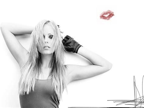 Naked Laura Vandervoort Added By Gwen Ariano