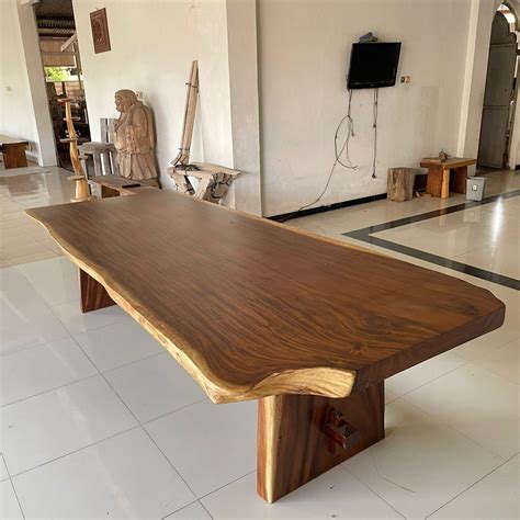 Set Kursi Sofa Meja Makan Kayu Trembesi Kombinasi Besi Holo Jjm Fkt