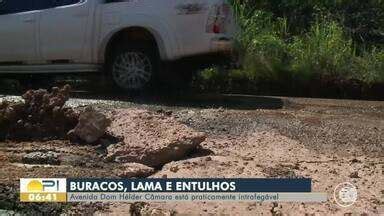 Bom Dia Piauí Motoristas reclamam da buraqueira na Av Dom Helder