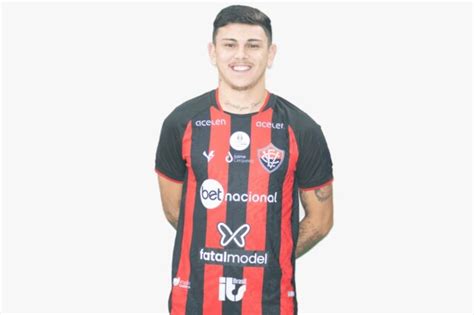 Barradao Informa Vitória Oficializa Contratação Do Lateral F