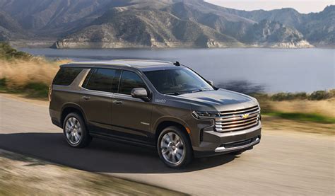 2021 Chevy Tahoe vs 2021 Chevy Suburban | Price, MPG, Dimensions | SUVs